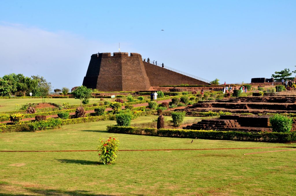 Bekal Fort Kerala : History, Timings, Entry Fee, Architecture & Travel Guide